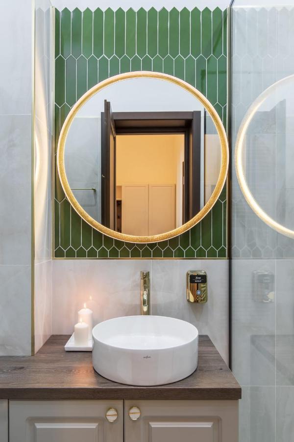 Holt Old Town Luxury Suites Бухарест Экстерьер фото